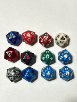 Lot of 12 MTG Magic the Gathering Spindown D20 Dice Various Sets - Image 1
