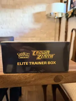 Crown Zenith Elite Trainer Box ETB SW&SH - minor tear. Pokemon TCG - Image 4