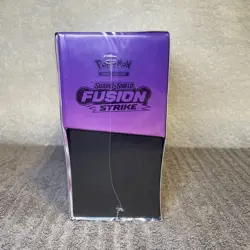 Pokemon TCG: Sword & Shield-Fusion Strike ETB - Factory Sealed - 8 Booster Packs - Image 2