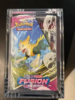 Pokemon TCG Sword & Shield - Fusion Strike Booster Box, Brand New/Factory Sealed - Image 3