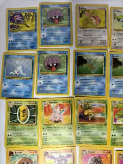 Pokemon Collection 32 Trading Cards 1990s/early 2000s - Image 5
