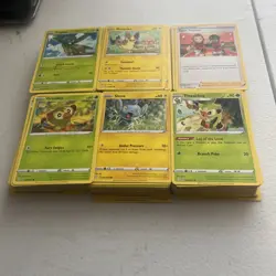 Pokemon TCG Shining Fates Lot Of 300 aprox Commons and Uncommons No foils - Image 1