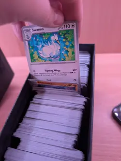 Roughly 540 Cards - Pokemon Bulk Lot in ETB - Image 4