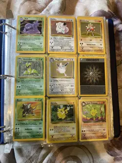 200+ a Vintage Pokemon Cards - Base Set, Jungle, Fossil - Image 1