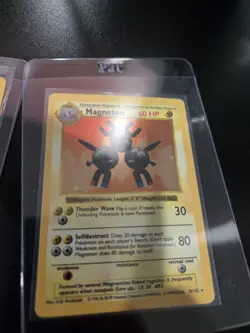Pokemon TCG Magneton Original Base Set Holo (1999) 9/102 - Image 1