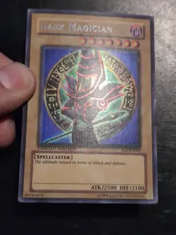 Yu-Gi-Oh! SECRET RARE HOLO CARD DARK MAGICIAN FL1-EN002 LP - Image 2