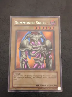 Yu-Gi-Oh! ULTRA RARE CARD SUMMONED SKULL MRD-003 1996 VINTAGE PRINT MP - Image 1