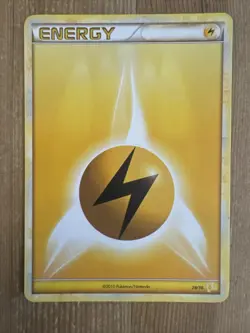 Lightning Energy 28/30 Raichu Trainer Kit HGSS Pokemon Card MP - Image 1