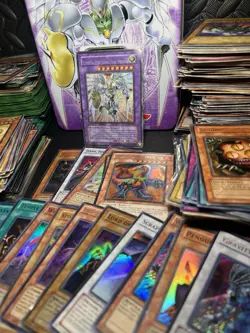 | Yugioh Elemental Hero Shining CT03 Tin Lot + Foils, Rares, Commons NM-HP | - Image 2