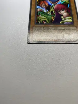 Yu-Gi-Oh! Harpie Lady Sisters Super Rare Unlimited MRD-009 HP DAMAGED - Image 3