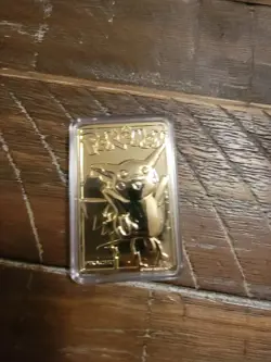 1999 Pikachu Pokemon 23K Gold Plated Card Limited Edition Burger King Red Box - Image 2