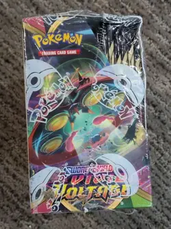 Pokemon TCG: Sword & Shield - Vivid Voltage Booster Box - 36 Packs - Image 2
