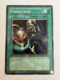 1x (LP) Fusion Sage - DP1-EN015 - Common - 1st Edition YuGiOh - Image 1