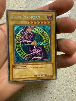 YUGIOH! Dark Magician BPT-001 Secret Rare HP 2002 Collectors Tin. HP - Image 2