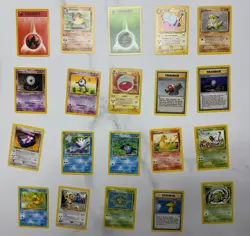 Lot of 20 Pokemon Cards Base Set including Electrode 18/64 - Image 1