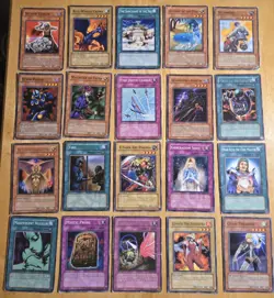 Vintage 1996 YuGiOh Cards Lot of 100 - Image 5