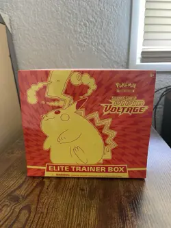 Pokemon TCG: Sword & Shield-Vivid Voltage Elite Trainer Box (133 Cards) 820650807688 - Image 1
