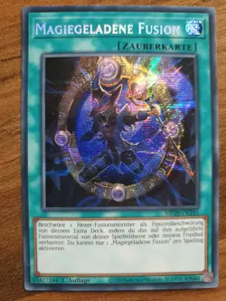 Yu-Gi-Oh! MP20-DE245 Magiegeladene Fusion Secret Rare NM DE 1st Ed - Image 1
