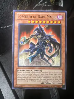 1 x Sorcerer of Dark Magic - LCYW-EN029 - Common - Unlimited Edition Near Mint, - Image 1