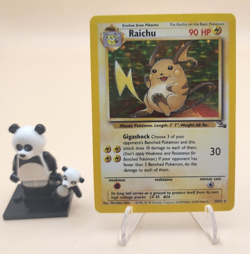 Pokemon Unlimited Fossil Set Holo Rare Raichu LP #14/62 Vintage Card - Image 1