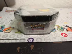 Pokemon - 25th Anniversary Celebrations Tin Lance's Charizard V SEALED 820650809880 - Image 2