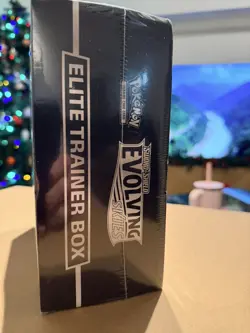 Evolving Skies Elite Trainer Box with case - minor tear on back - Pokemon ETB - Image 4