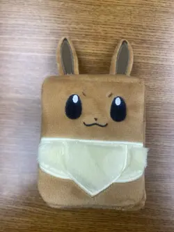 Pokemon Eevee 188/167 Twilight Masquerade IR Holo W/Prismatic Plush Holder. - Image 4