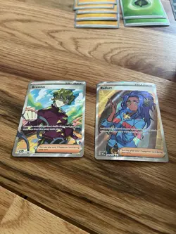 Pokemon: Prismatic Evolutions BULK LOT of 550 CARDS PLUS POKEBALL, HOLO ENERGIES - Image 5