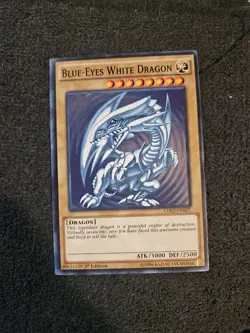 Blue-Eyes White Dragon (Version 2) - LDK2-ENK01 - Common - Image 1
