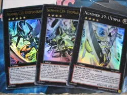 Nummer C39: Utopiastrahl V YS13-DEV01 + Utopia YS13-DE041 + YS13-042 YuGiOh - Image 1