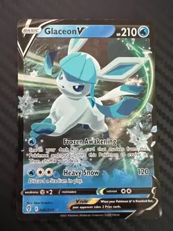 Pokemon TCG Glaceon V Evolving Skies 040/203 Holo Ultra Rare NM - Image 1