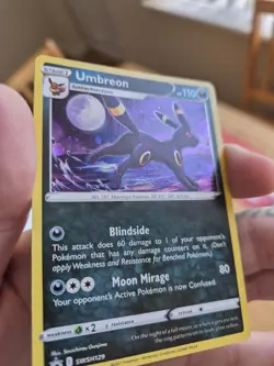 Pokemon TCG holo Umbreon SWSH129 Black Star Promo Card - Image 3