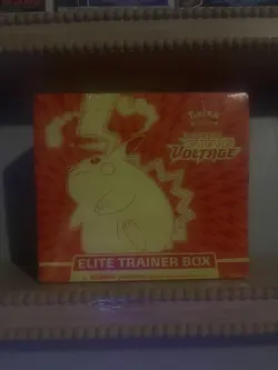 Pokemon TCG: Sword & Shield-Vivid Voltage Elite Trainer Box (133 Cards) 820650807688 - Image 1