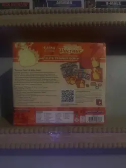 Pokemon TCG: Sword & Shield-Vivid Voltage Elite Trainer Box (133 Cards) 820650807688 - Image 2