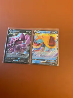 Cartes Pokemon lot de 2 cartes ULTRA RARESV EPEE ET BOUCLIER NEAR MINT - Image 1