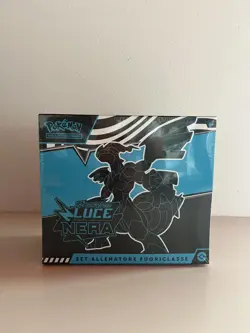 Pokemon ETB Luce Nera ITA sealed set allenatore fuoriclasse - Image 4