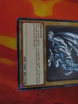 2020 Yu-Gi-Oh! Card Blue Eyes White Dragon (DK2-ENK0) - Image 2