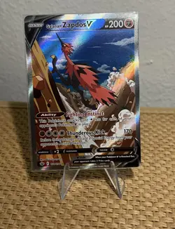 Pokemon TCG Galarian Zapdos v Alternate Art Chilling Reign Card 174/198 - Image 1