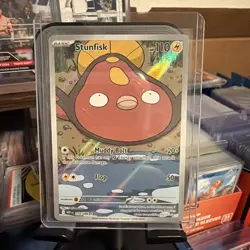 Stunfisk 118/086 Sv: White Flare Holo Card - Image 1