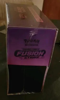 Pokemon TCG: Sword & Shield-Fusion Strike ETB - Factory Sealed - 8 Booster Packs - Image 5