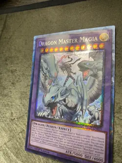 * DRAGON MASTER MAGIA * 1ST EDITION PRISMATIC COLLECTOR'S RARE RA04-EN055 YUGIOH - Image 2