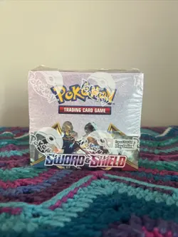 Pokemon Sword and Shield 172-80651 Card Base Set and Booster Box 820650806513 - Image 1