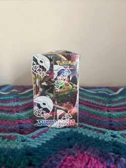Pokemon Sword and Shield 172-80651 Card Base Set and Booster Box 820650806513 - Image 2