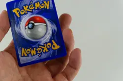 Pokemon TCG Ampharos Neo Genesis 1/111 Holo NM - Image 4