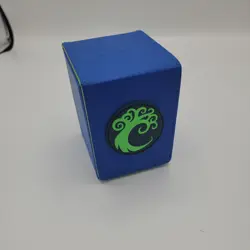 *USED* Magic: The Gathering - Guilds of Ravnica Alcove Flip/Deck Box (Simic) - Image 1