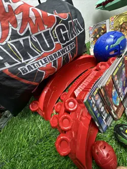 Bakugan - Large Lot! (20+ figures,40 Cards arena, and carrying case - Image 5