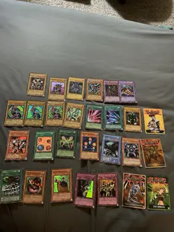 Yu-Gi-Oh, 28 Cards Mostly Holos, Vintage - Image 1