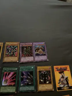 Yu-Gi-Oh, 28 Cards Mostly Holos, Vintage - Image 4