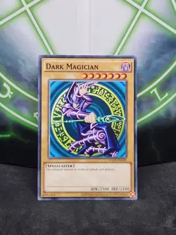 Yugioh Dark Magician (SDY Art) YGLD-ENA03 Common LP - Image 1