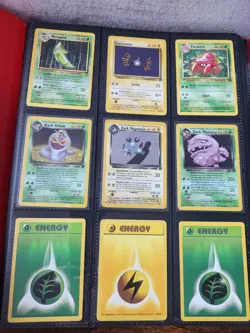 WOTC 1999 Holo Rare Pokemon Card Bundle Base Set Jungle Fossil Binder x81 Cards - Image 1